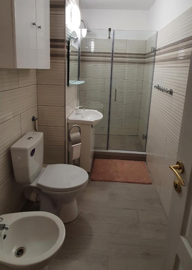 Rebecca Sweet Apartment Oradea Eksteriør bilde